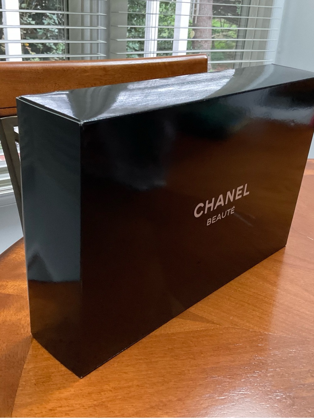 CHANEL Beauté Box AUTHENTIC - Picture 2 of 2